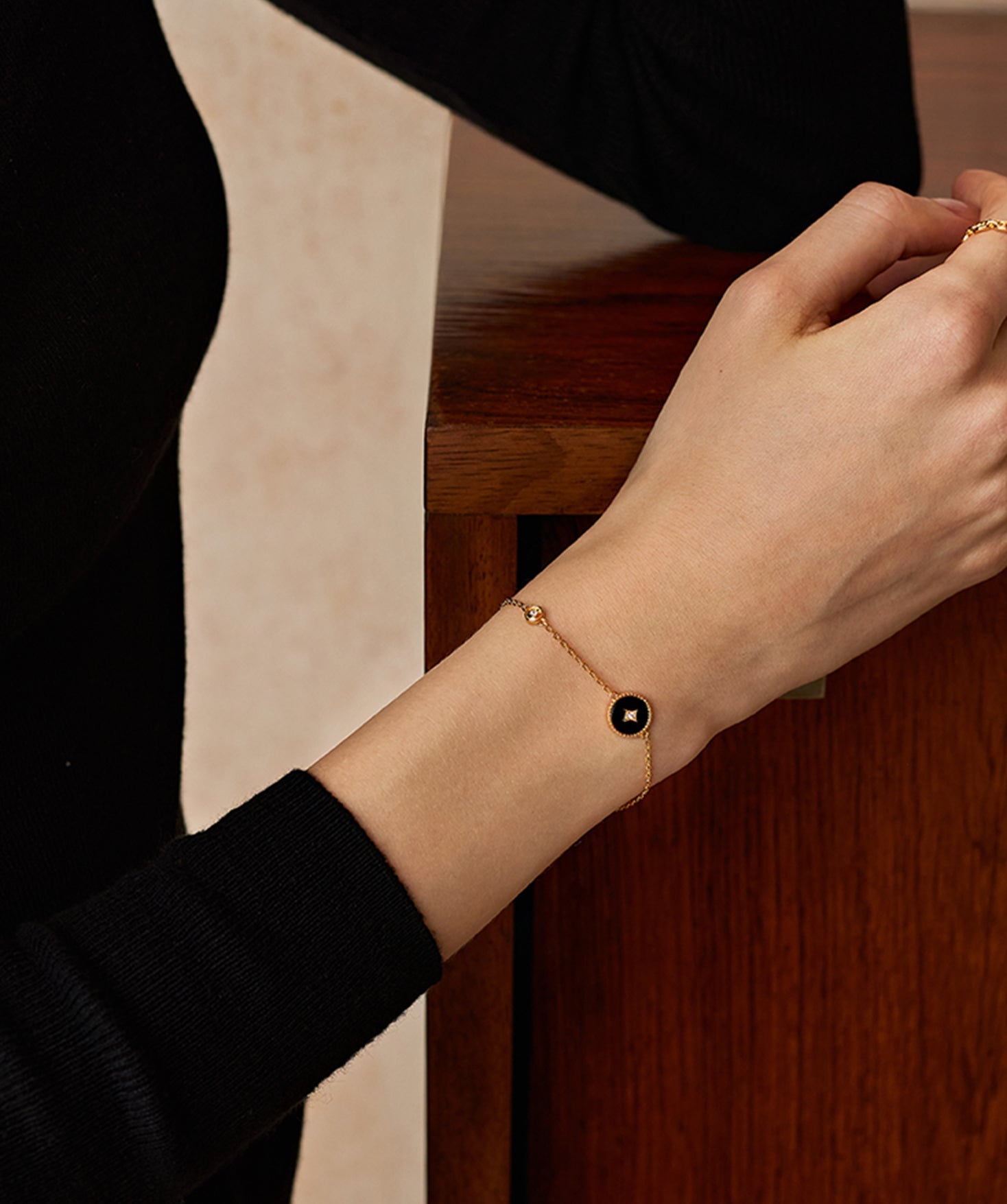 Black Agate Bracelet in Gold Vermeil | Belvria