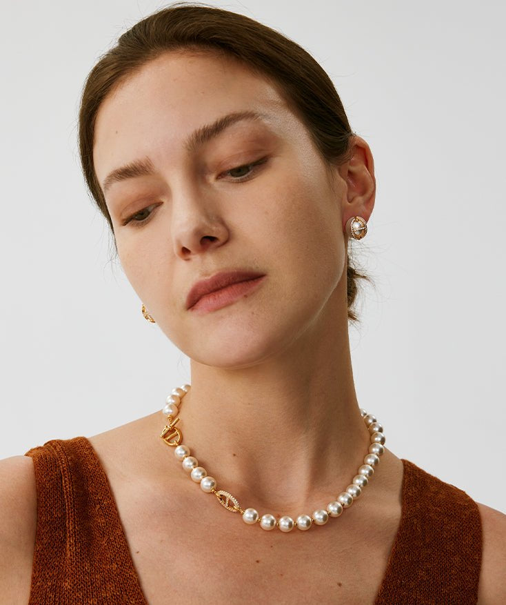 Gold Pearl Toggle Necklace with Mariner Links | Belvria